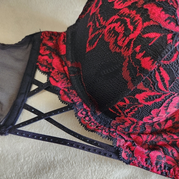 Red Floral Bra - Picture 7 of 7